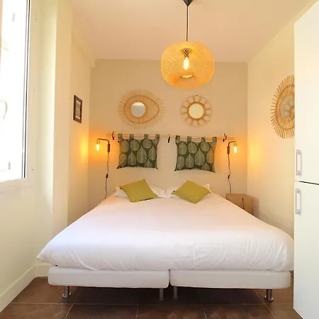 Alc - Jj482 - 9 Min Palais And Beaches